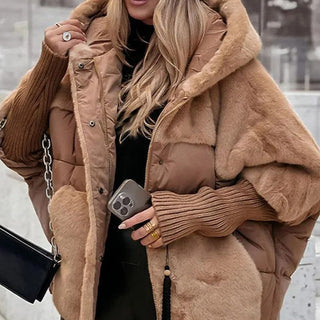 Damska oversize'owa kurtka puchowa z kapturem w stylu patchwork
