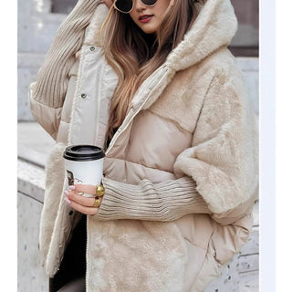 Damska oversize'owa kurtka puchowa z kapturem w stylu patchwork